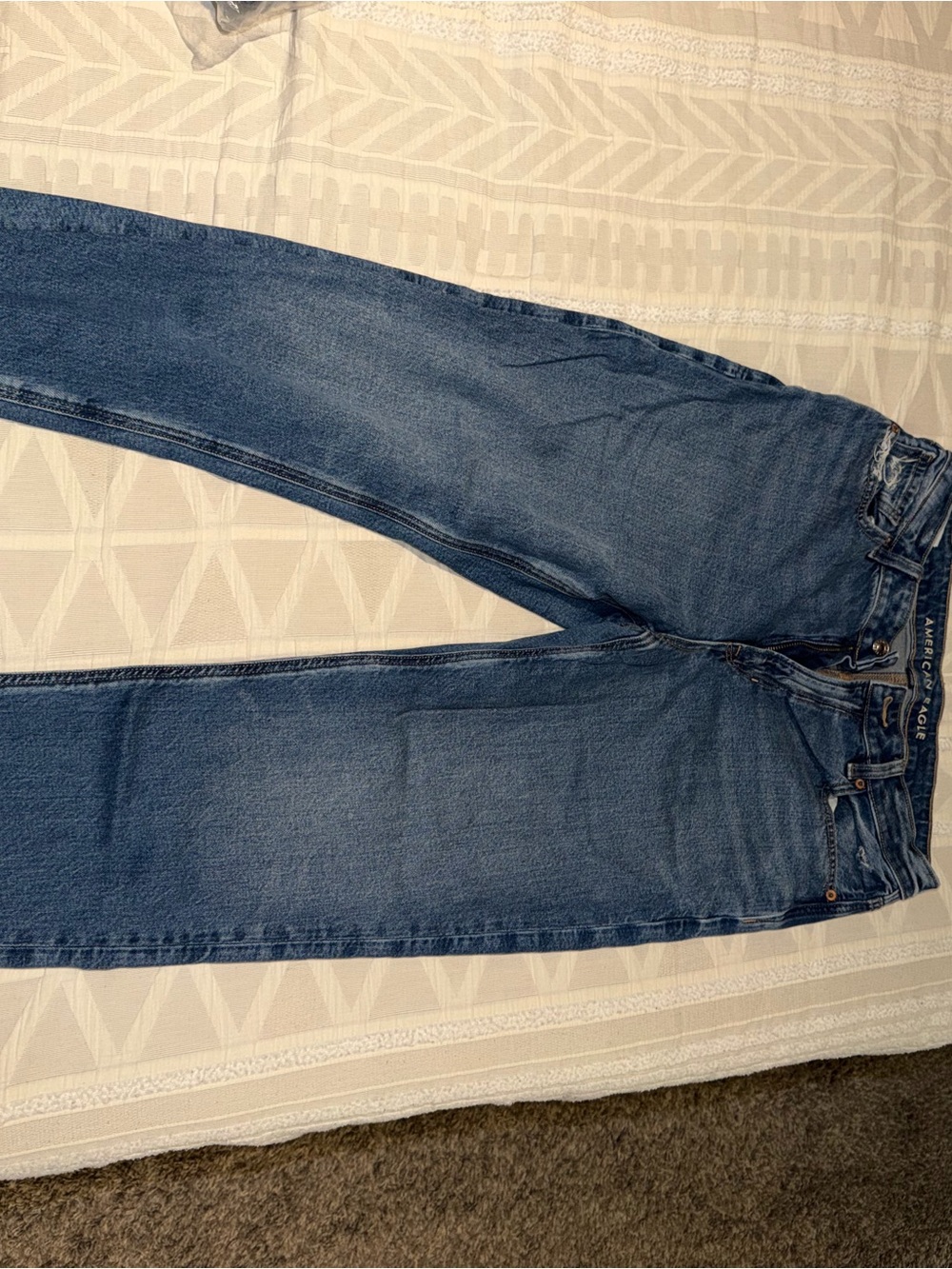 American Eagle Outfitters AE Mom Jean 8 Short